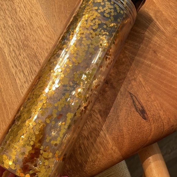 Glitter water bottle - Picture 3 of 4